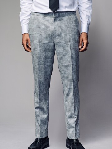 regular Pantaloni con piega frontale di Next in grigio