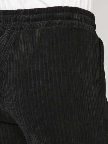 KOROSHI Regular Pants in Black