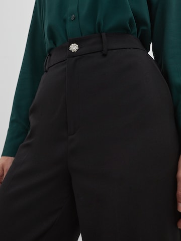 Regular Pantaloni 'Jeanelle' de la EDITED pe negru