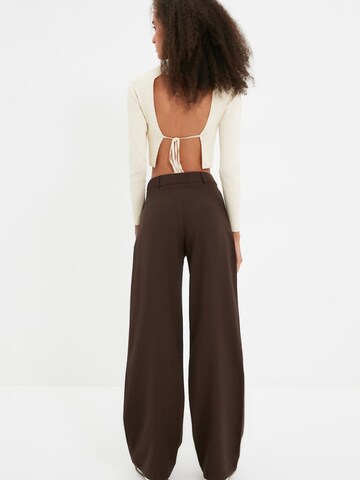Trendyol Wide leg Pleat-Front Pants in Brown