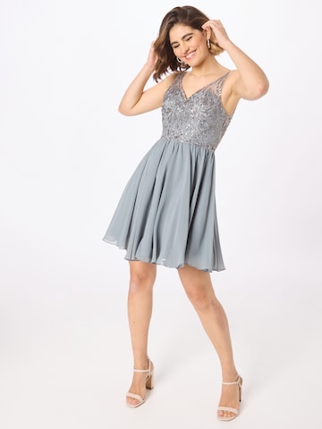 Robe de cocktail Laona en gris