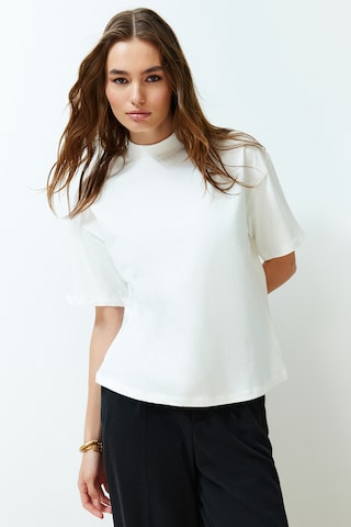 T-shirt Trendyol en blanc : devant