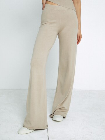 ABOUT YOU x Toni Garrn - Loosefit Pantalón 'Phoenix' en beige: frente