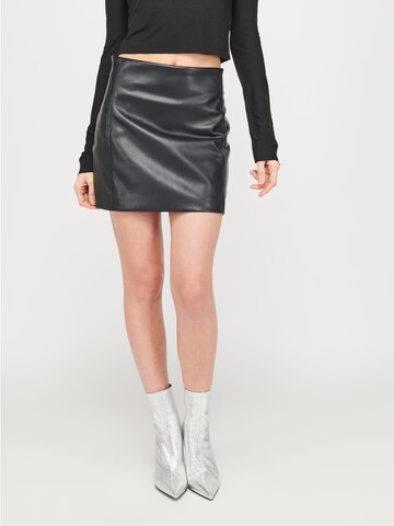 ABOUT YOU x VIAM Studio Skirt in Black: front