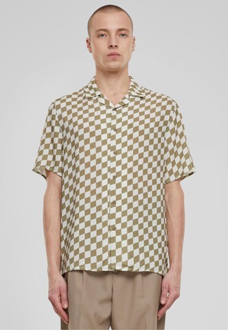 Coupe regular Chemise Urban Classics en beige : devant