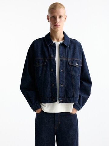 Pull&Bear Between-Season Jacket in Blue: front