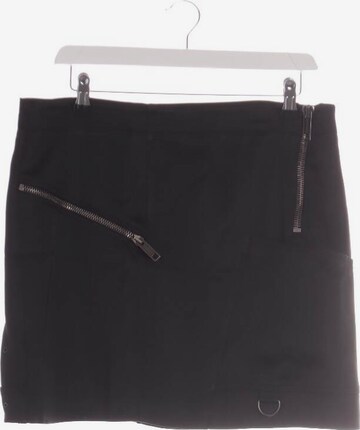 BURBERRY Skirt in L in Black: front
