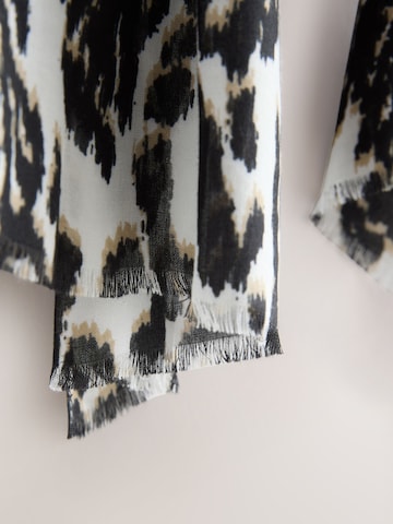 Next Šála – černá