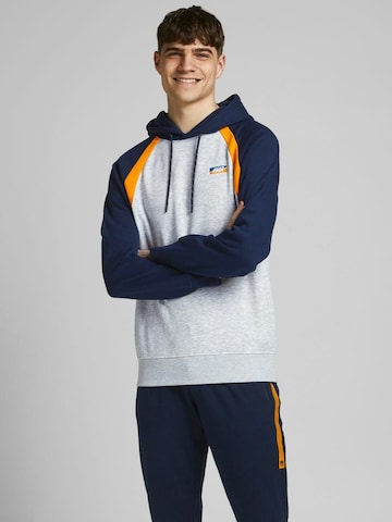 JACK & JONES Mikina 'JCOFly' – šedá: přední strana