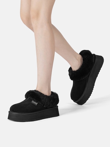 Everau Papuče 'Topknot' - Čierna: predná strana