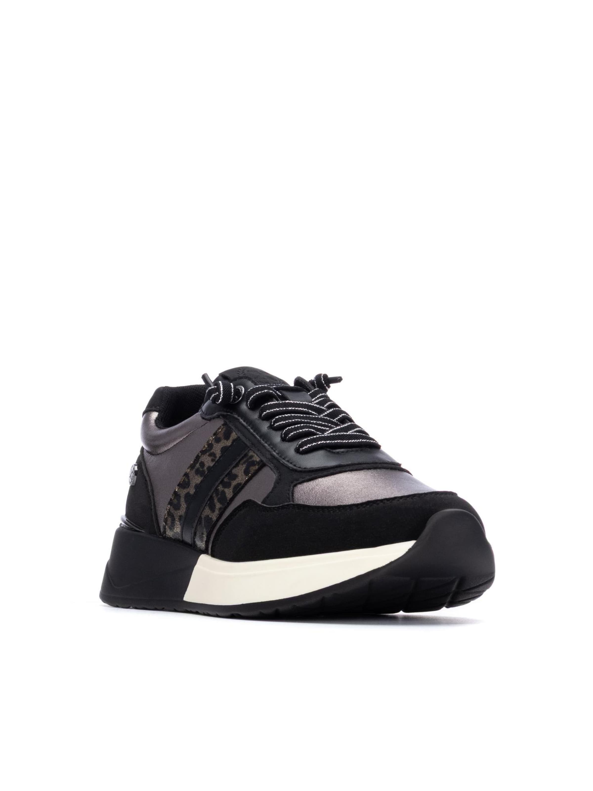 Chaussure de sport '14467202' Xti en noir