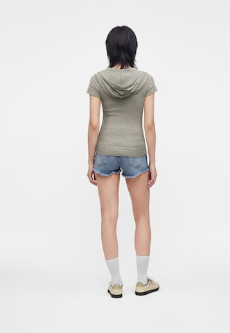 HOLLISTER Футболка в Серый