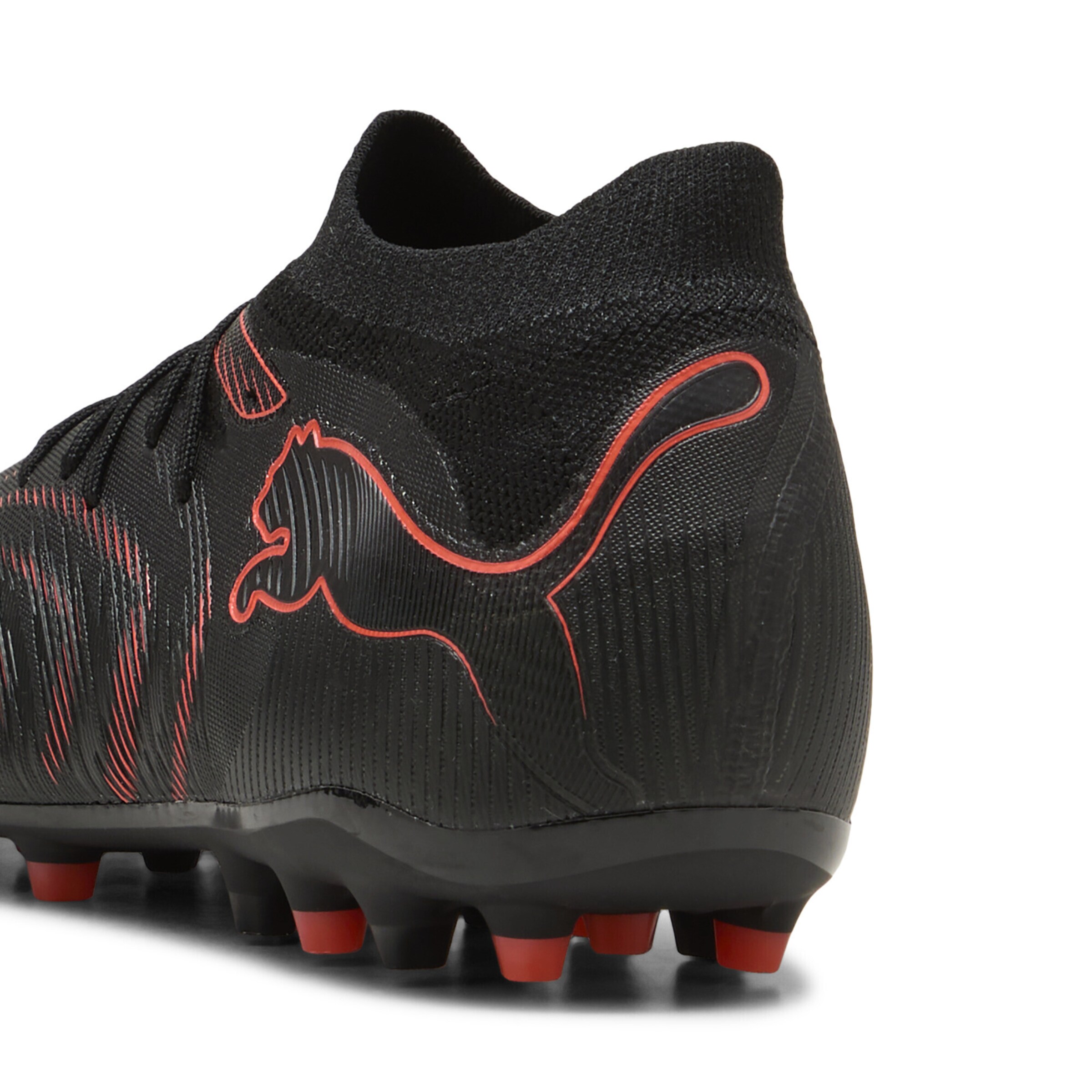 PUMA Fußballschuhe in Schwarz