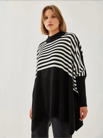 Pullover extra large di Bianco Lucci in nero