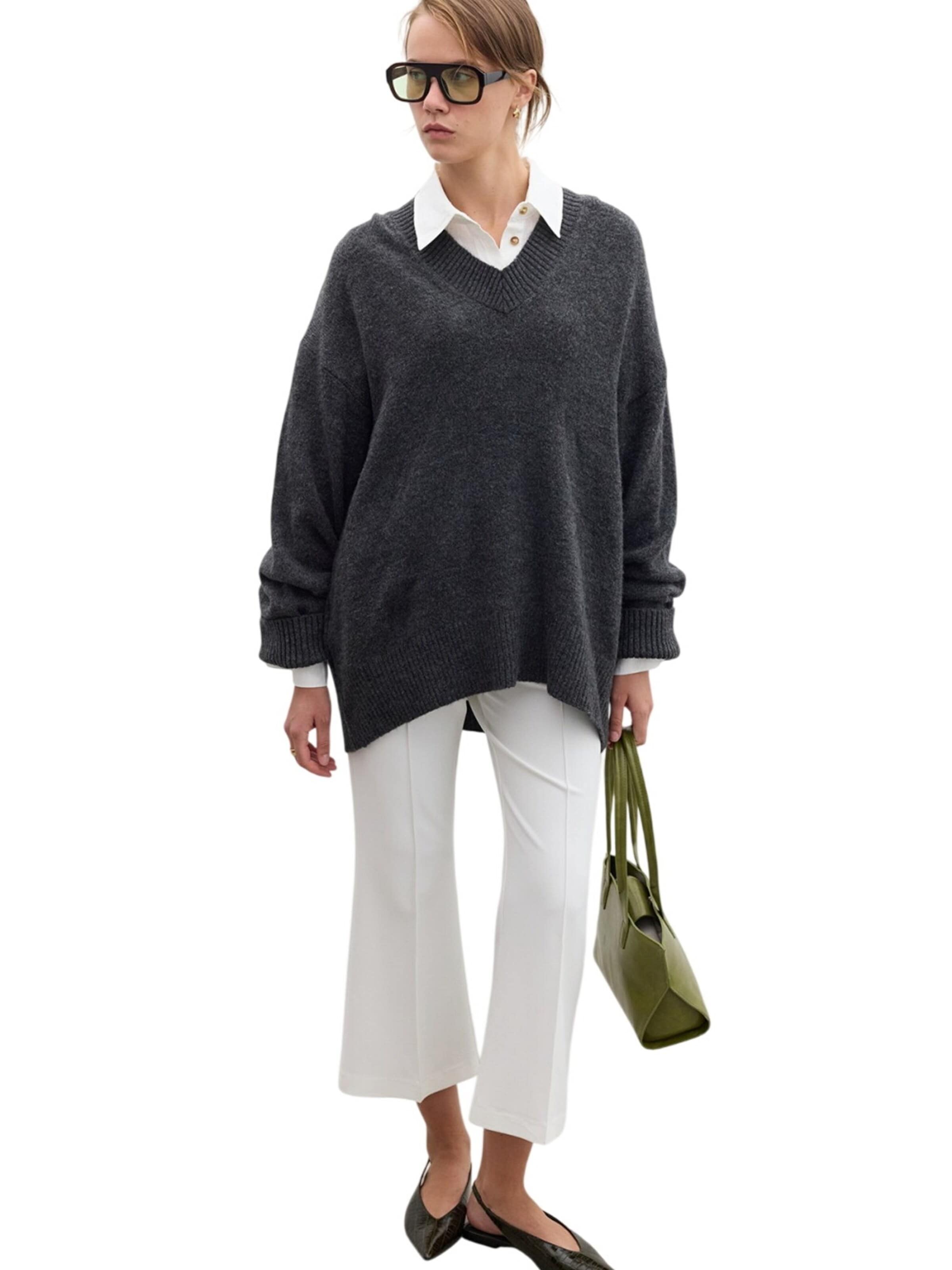 MANUKA Sweatshirt‌‌‌‌‌‌ in Grau