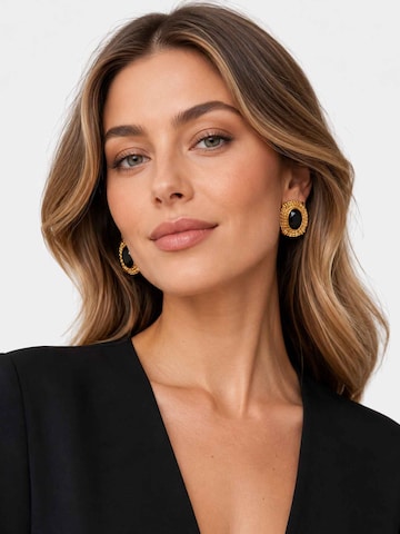 RteRme Earrings 'Atenea Black Glass Gold Earrings' in Gold: front