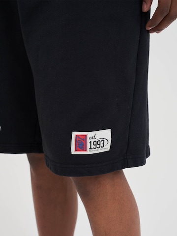AND1 Regular Shorts in Schwarz