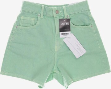 Bershka Shorts XS in Grün: predná strana