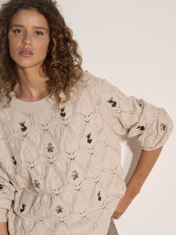 Apricot Sweater ' ' in Grey