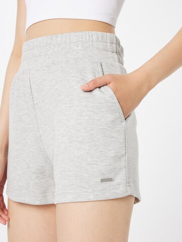 aim'n - regular Pantalón deportivo en gris