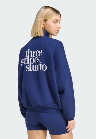 ADIDAS SPORTSWEAR - Camiseta deportiva 'Studio' en azul: frente