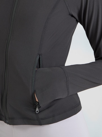 Girlfriend Collective Weatherproof jacket 'Estrella' in Black
