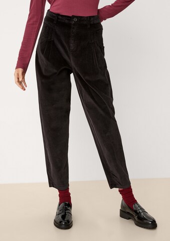 s.Oliver Pleated Pants in Black: front