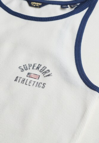 Robe 'Essentials' Superdry en blanc