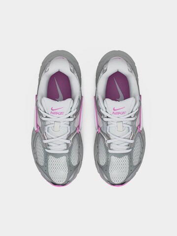 Nike Sportswear Nízke tenisky 'V5' - Sivá