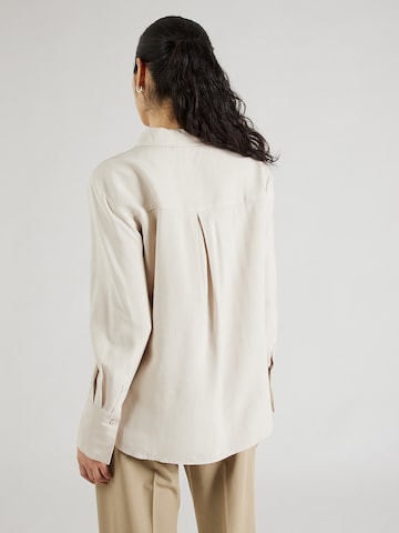 Gina Tricot - Blusa en blanco