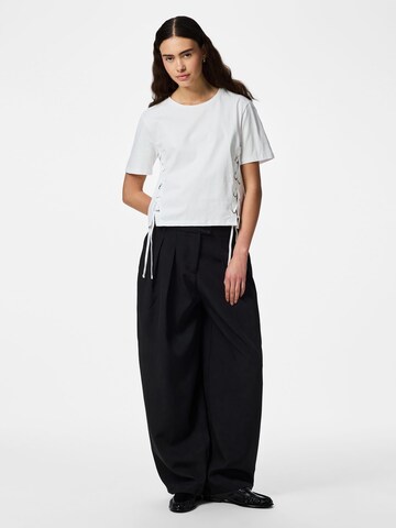 T-shirt 'PCFenja' PIECES en blanc