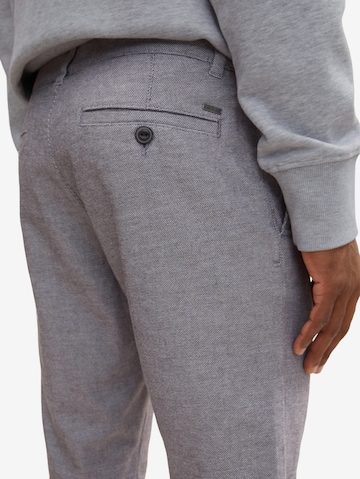 Regular Pantalon chino TOM TAILOR en gris