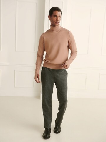 Guido Maria Kretschmer Men Regular Trousers in Grey