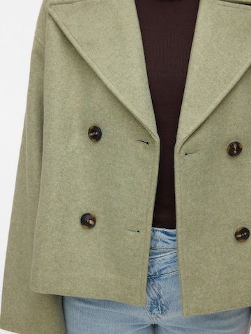 Veste mi-saison 'VMVinceline' VERO MODA en vert