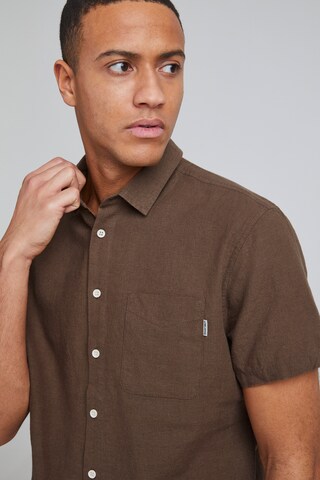 Coupe regular Chemise BLEND en marron