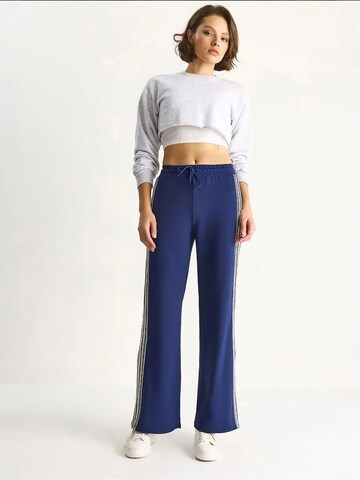 Wide leg Pantaloni di Bianco Lucci in blu