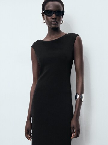 MANGO Šaty 'BACKLESS' – černá