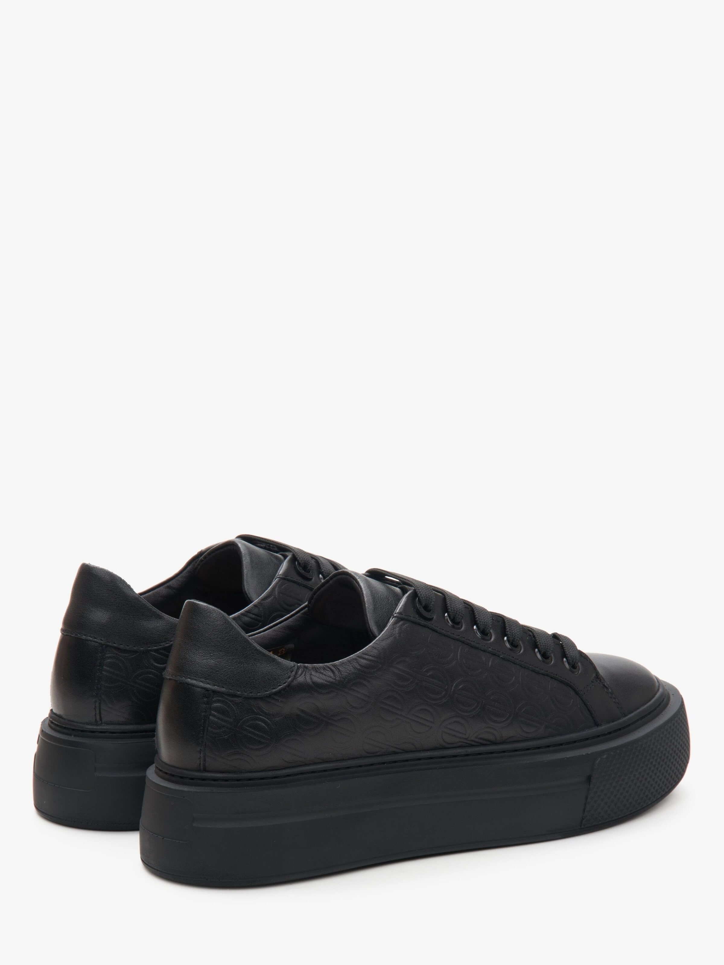 Estro Platform trainers '09-3202' in Black