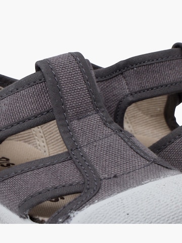 Pisamonas - Zapatos abiertos en gris