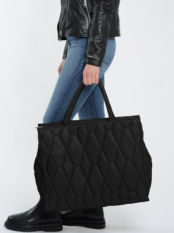 Maze Handbag in Black: front