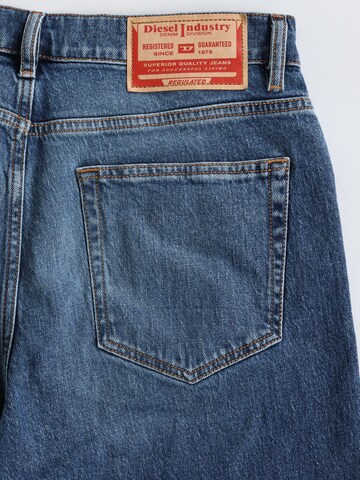 regular Jeans '2020 D-VIKER R07RX' di DIESEL in blu