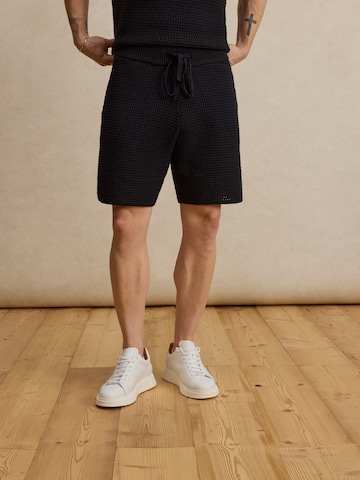 DAN FOX APPAREL Loosefit Παντελόνι 'Alex' σε μαύρο: μπροστά