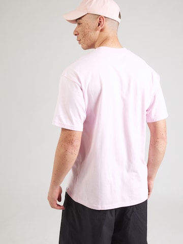 Nike Sportswear Shirt 'M90 SOLE FOOD' in Roze