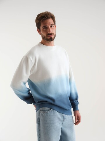 ABOUT YOU x Kevin Trapp Sweatshirt 'Lukas' in Blauw: voorkant