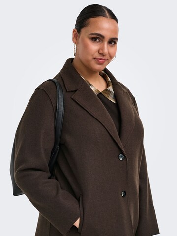 Cappotto di mezza stagione 'CARCarrie' di ONLY Carmakoma in marrone