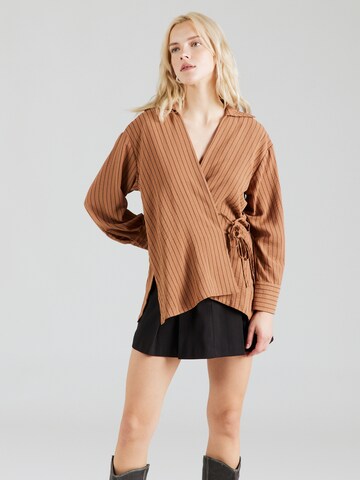 TOPSHOP Blus i brun: framsida