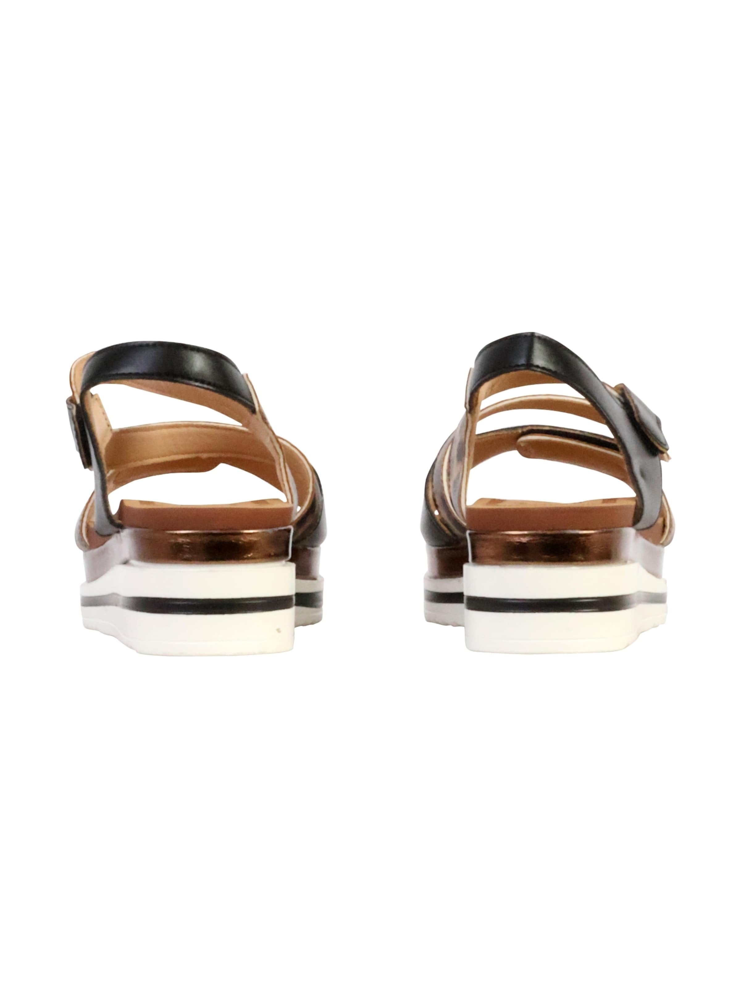 The Divine Factory Sandal in Silver