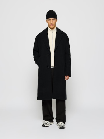 Burocs Between-Seasons Coat 'Oversized' in Black
