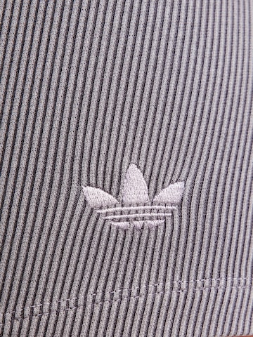 ADIDAS ORIGINALS Skinny Legíny - Sivá