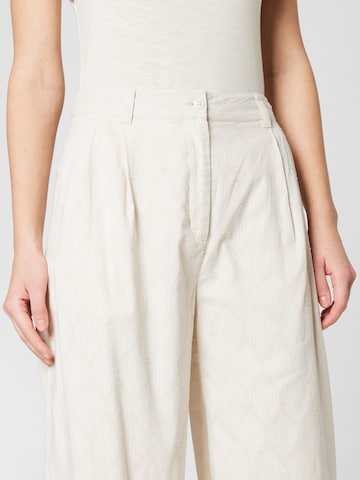 Wide leg Pantaloni con pieghe 'Leslie' di Guido Maria Kretschmer Women in bianco